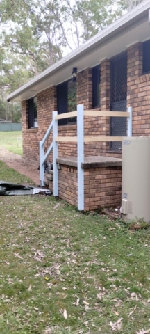 New balustrede around concrete steps for safetey